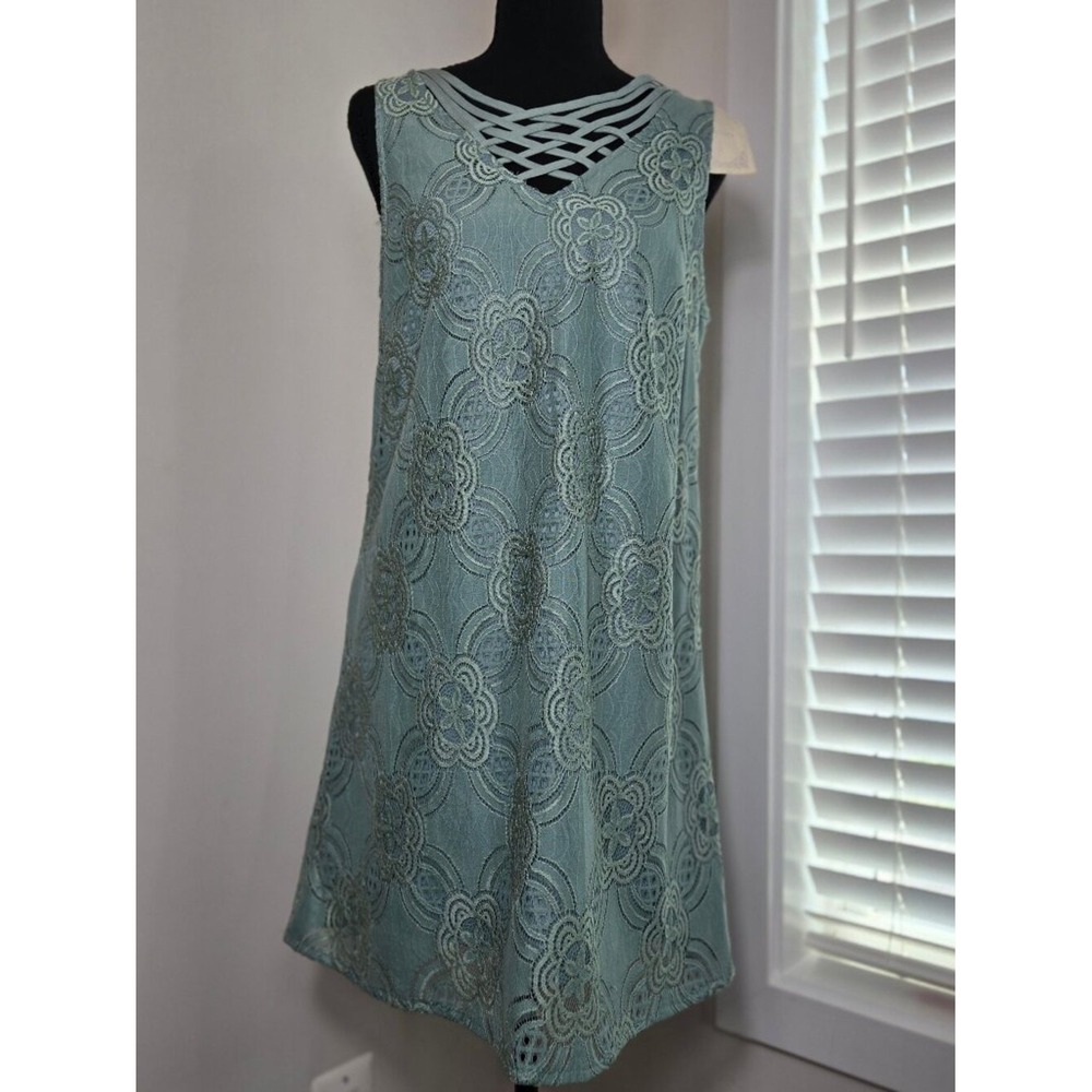 Entro Lace Shift Dress Womens Size S Sage Green NWT Crisscross Neck Floral